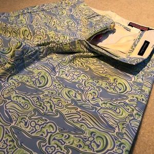 Vineyard Vine mens breaker pant. Shark print.
